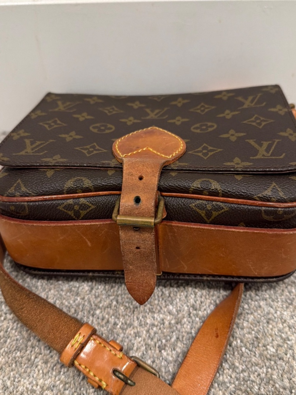 Authentic Louis Vuitton bag - Picture 2 of 6